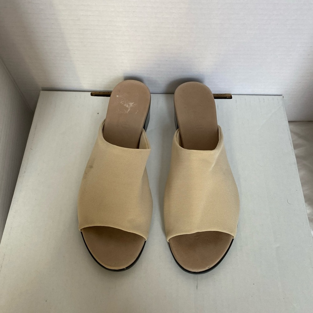 Munro Beth Slide Stretch Fabric Sandal Women's Size  6 Bone Tan Low Block Heel